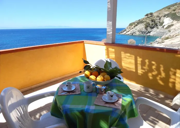 - Mare 3* Pomonte