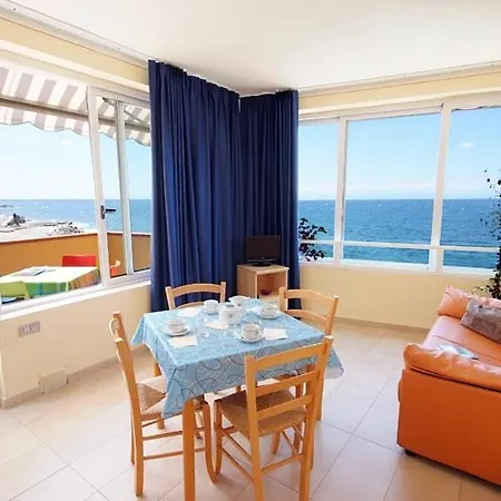 - Mare アパートホテル