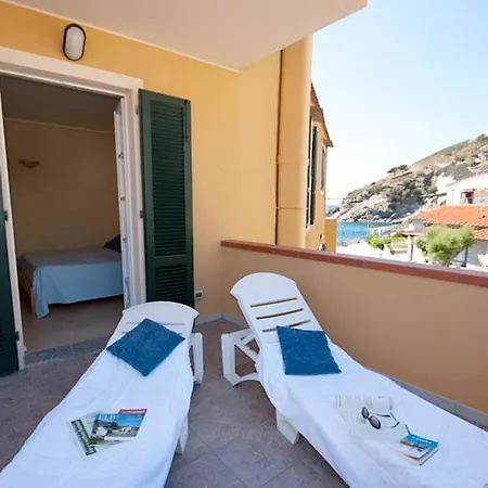 - Mare Aparthotel *